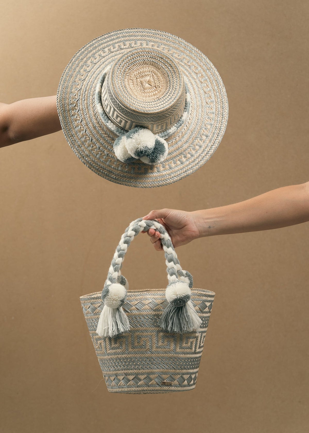 Set mini Macuira silver y Visera o Sombrero ala grande
