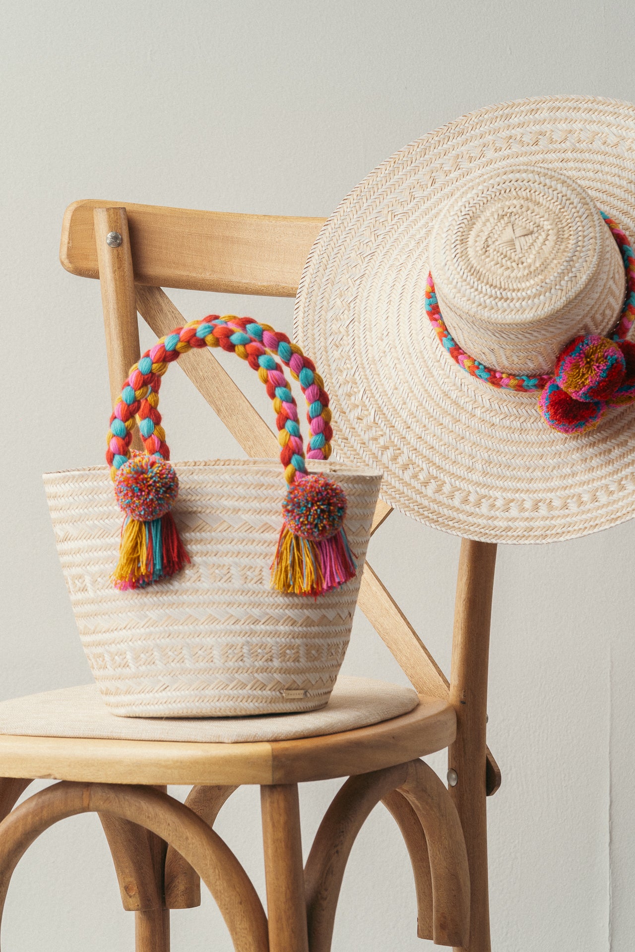 Set mini Macuira arcoíris y Sombrero grande